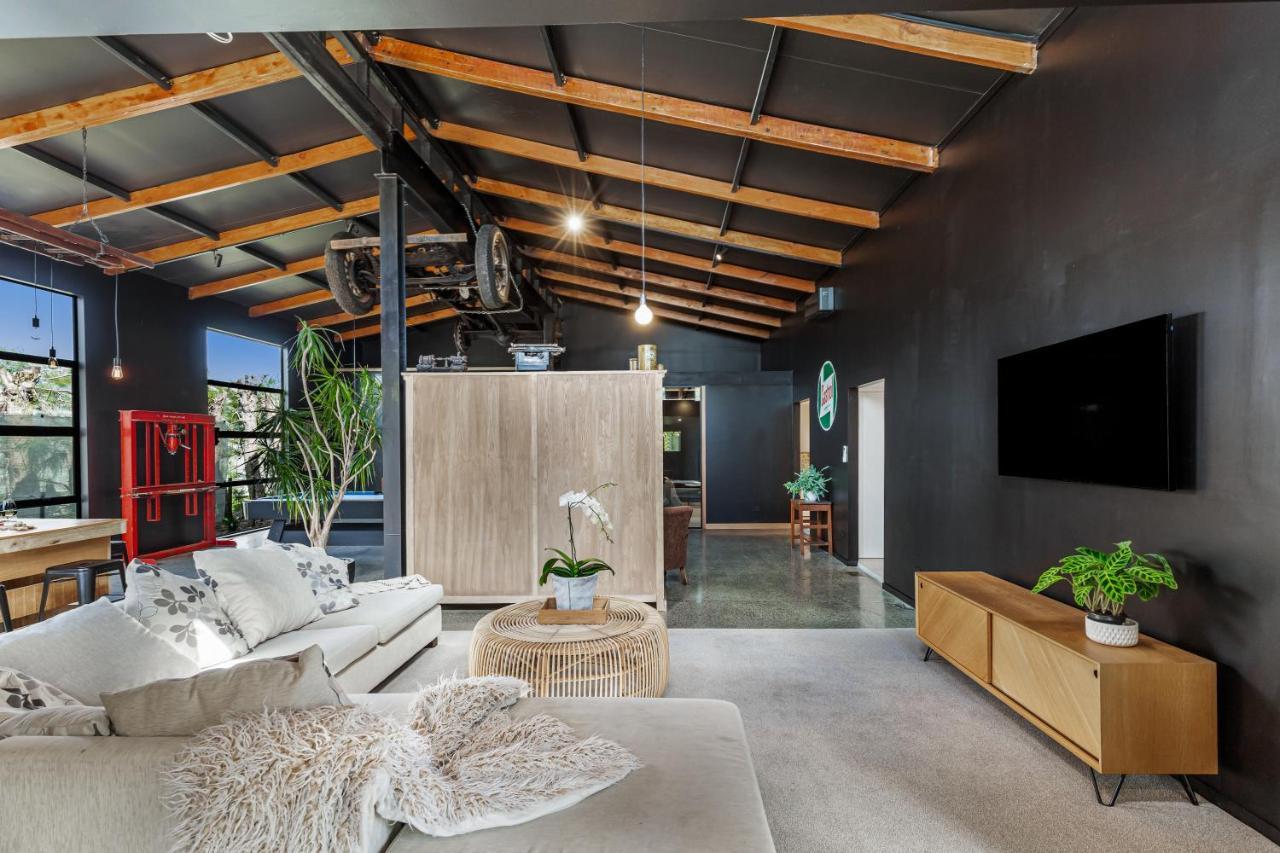 The Black Barn Auckland Luaran gambar